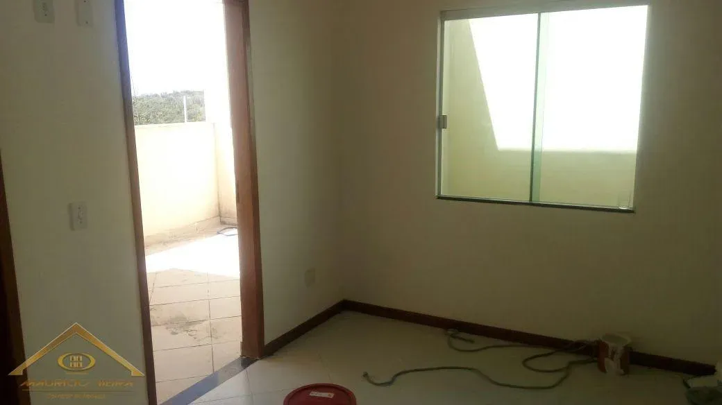 Imagem Casa em Condomínio para Venda em Cabo Frio / RJ no bairro Peró
