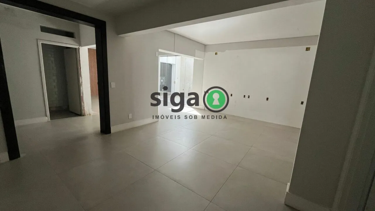 Imagem Casa Comercial em Ponto Estratégico de Indianópolis com 4 Vagas