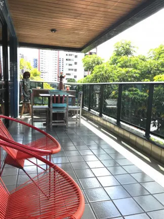 Foto do imóvel Apartamento com 4 Quartos à Venda, 243 m² em Madalena - Recife