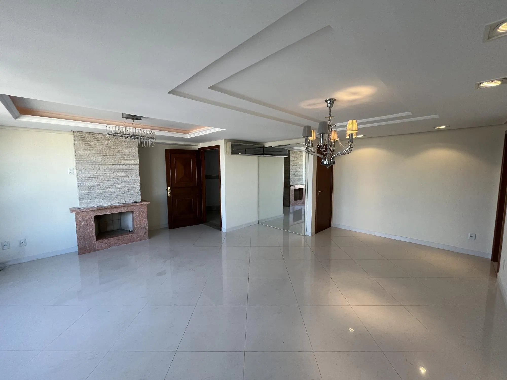 Imagem Apartamento de 3 quartos, suíte e 2 vagas de garagem no bairro Higienópolis POA