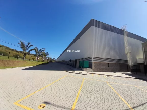 Imagem Galpão Industrial para Locação em Jundiaí-SP, Bairro Aeroporto: 3 Salas, 2 Banheiros, 2 Vagas, 1.303,88 m².