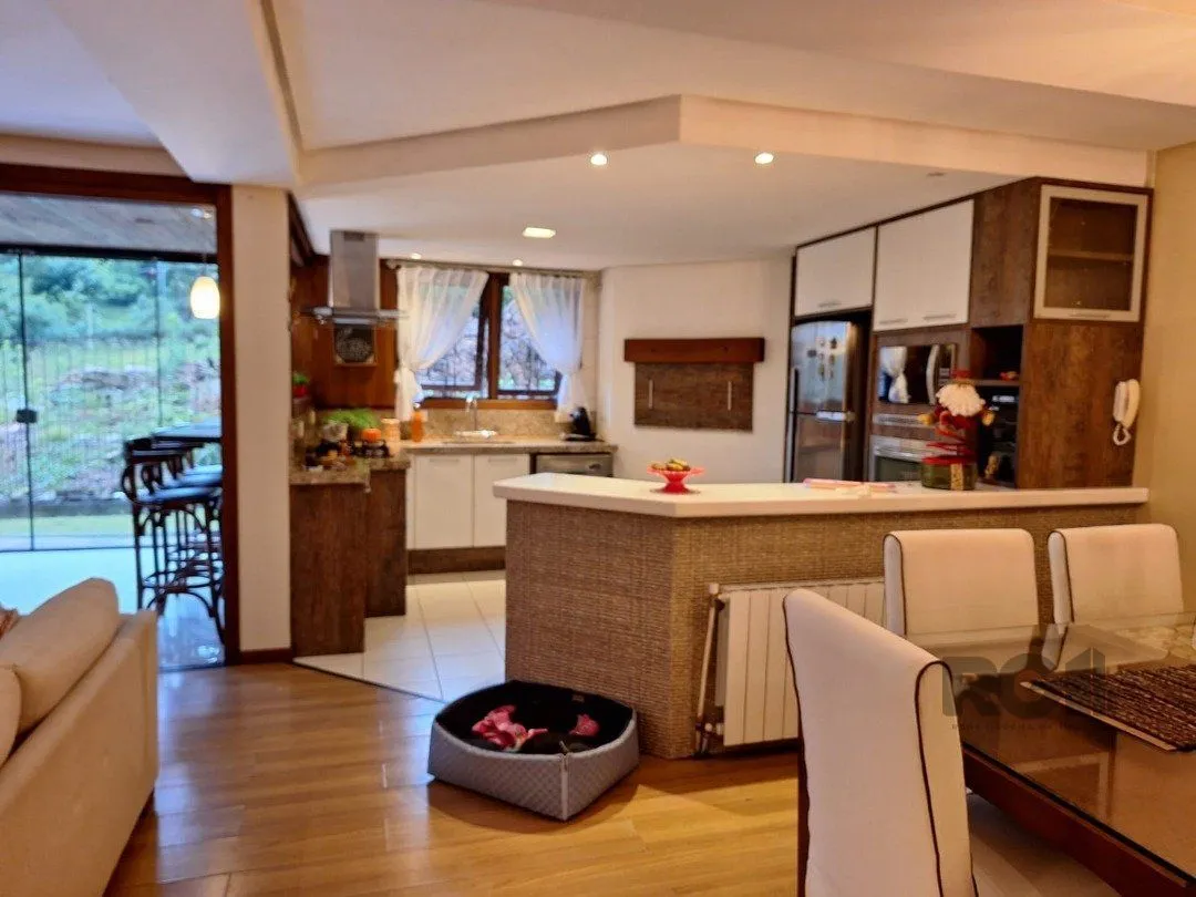 Imagem Casa condomínio | 4 quartos | 1 suíte | 2 vagas | Gramado - RS