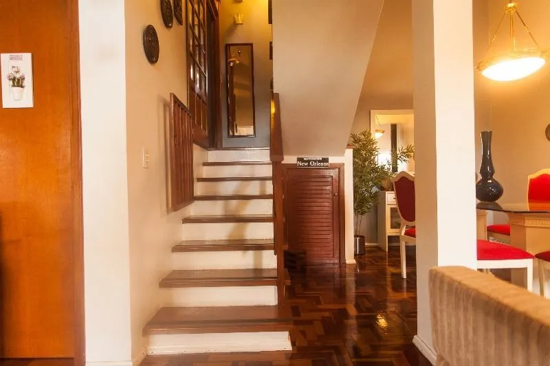 Imagem Casa Condominio para Venda - 170m², 3 dormitórios, sendo 1 suites, 2 vagas - Cavalhada