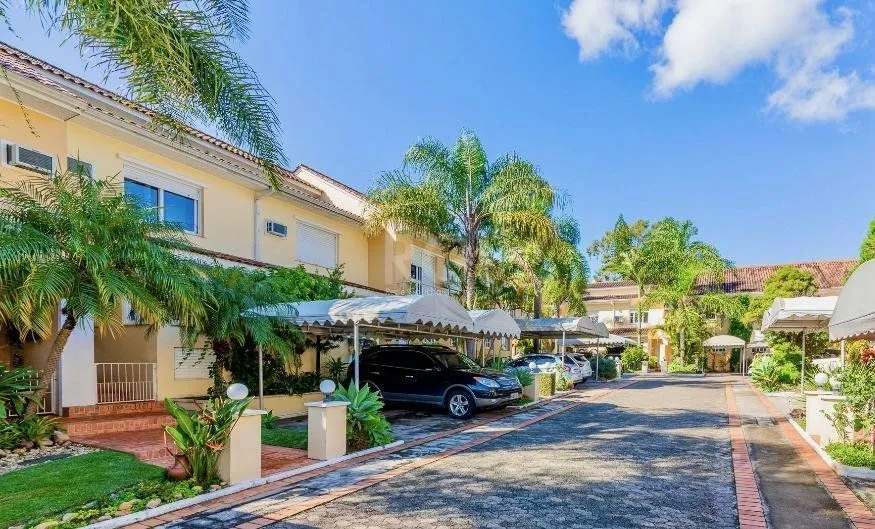 Imagem Casa Condominio para Venda - 210m², 3 dormitórios, sendo 3 suites, 1 vaga - Tristeza