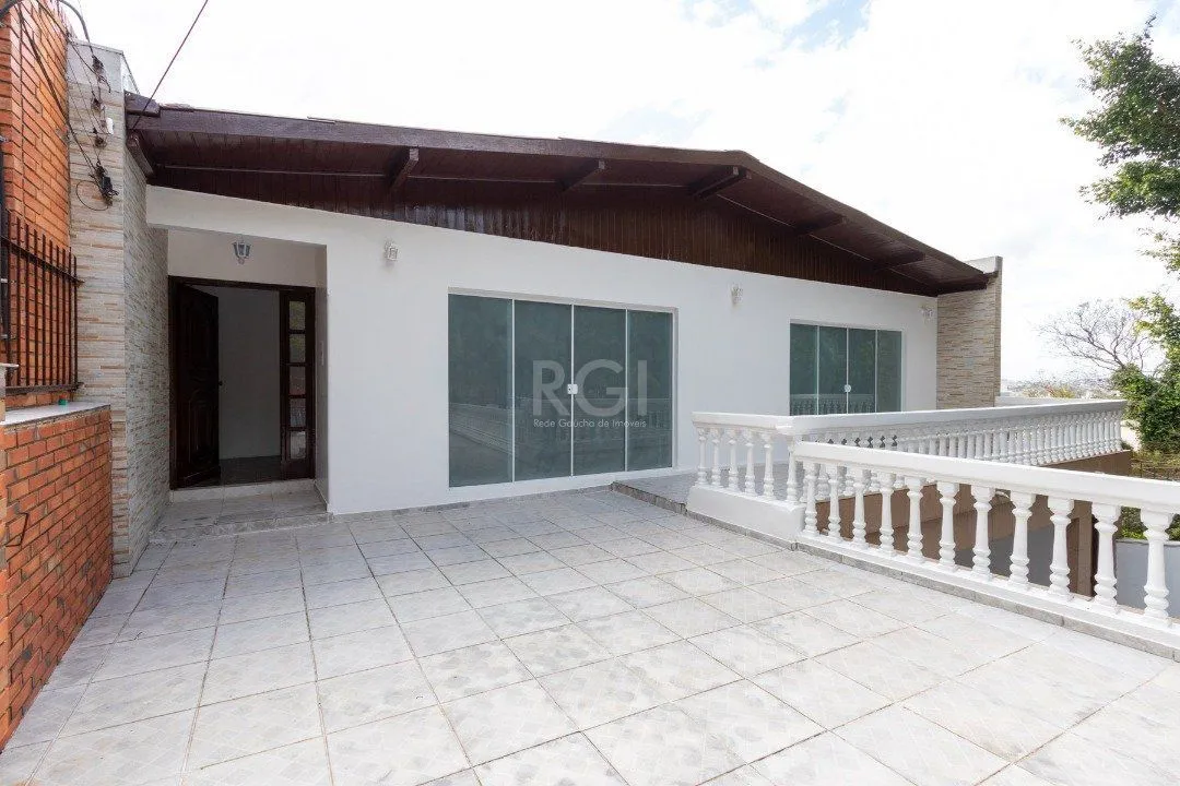 Imagem Casa para Venda - 454.7m², 5 dormitórios, sendo 1 suites, 8 vagas - Teresópolis