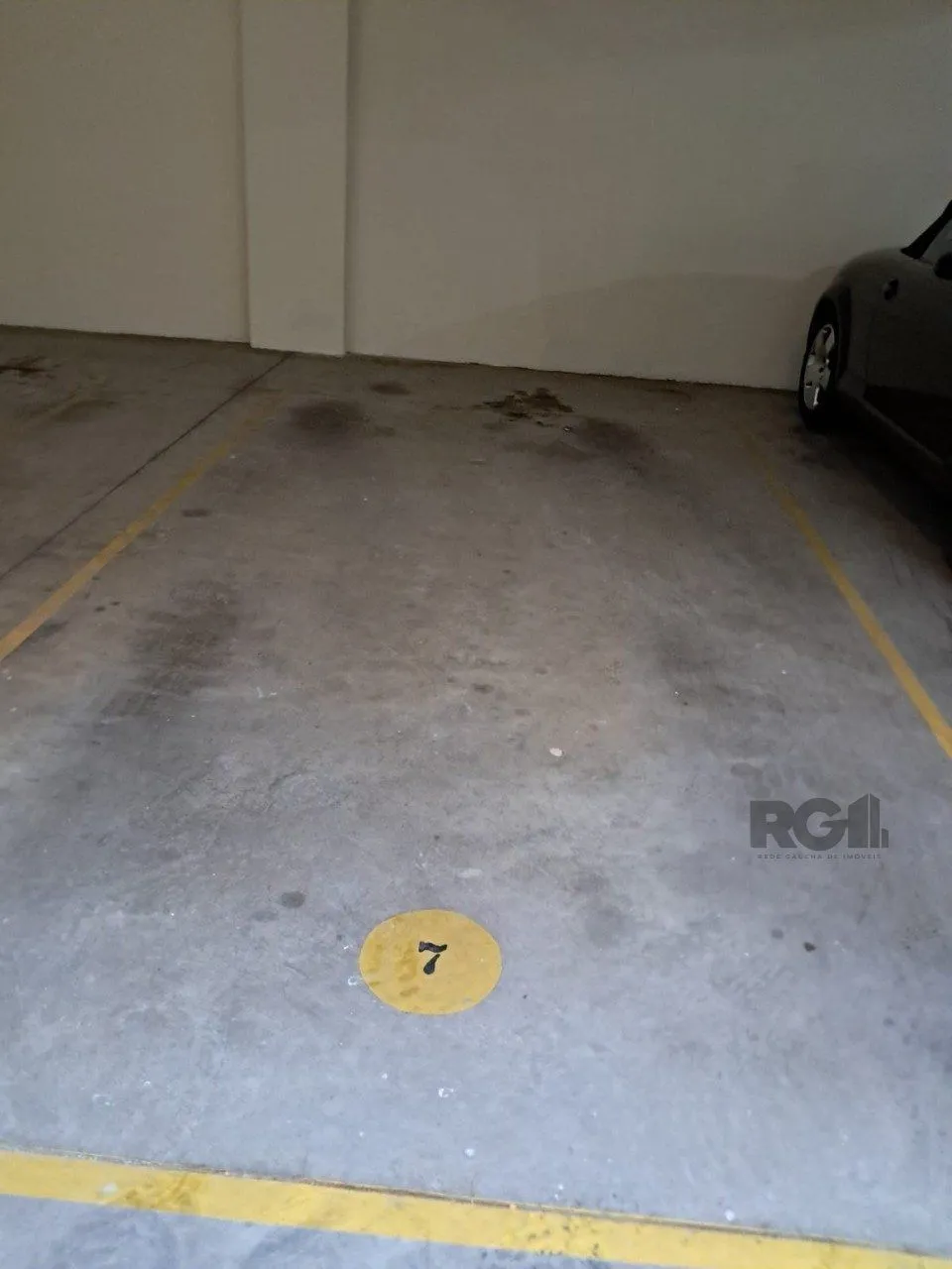 Imagem Apartamento de dois quartos, suíte e uma vaga de garagem no bairro Santana em Porto Alegre.