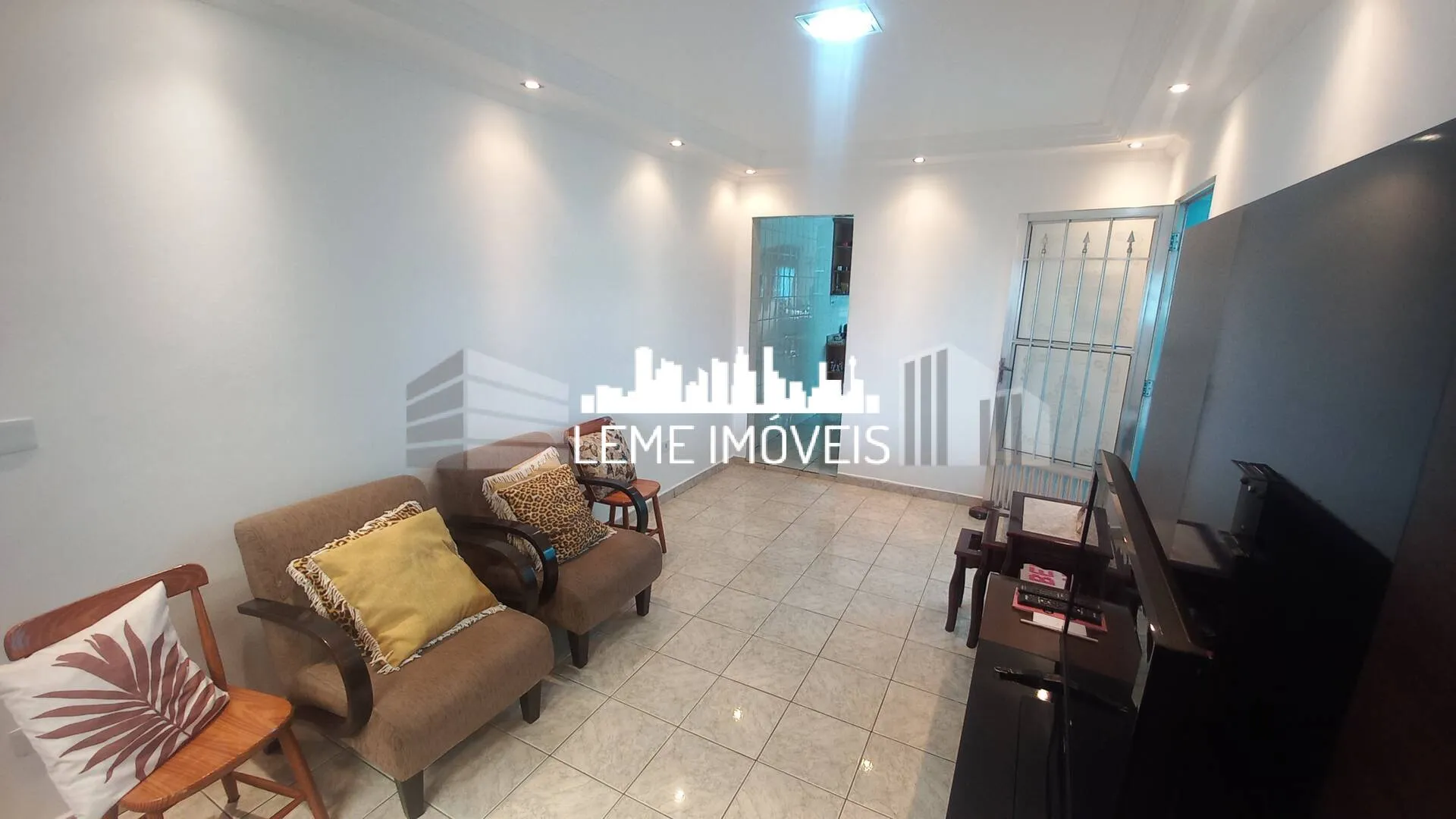 Imagem LINDO SOBRADO! ACEITA FINANCIAMENTO HABITACIONAL E UTILIZAÇÃO DO FGTS!!!