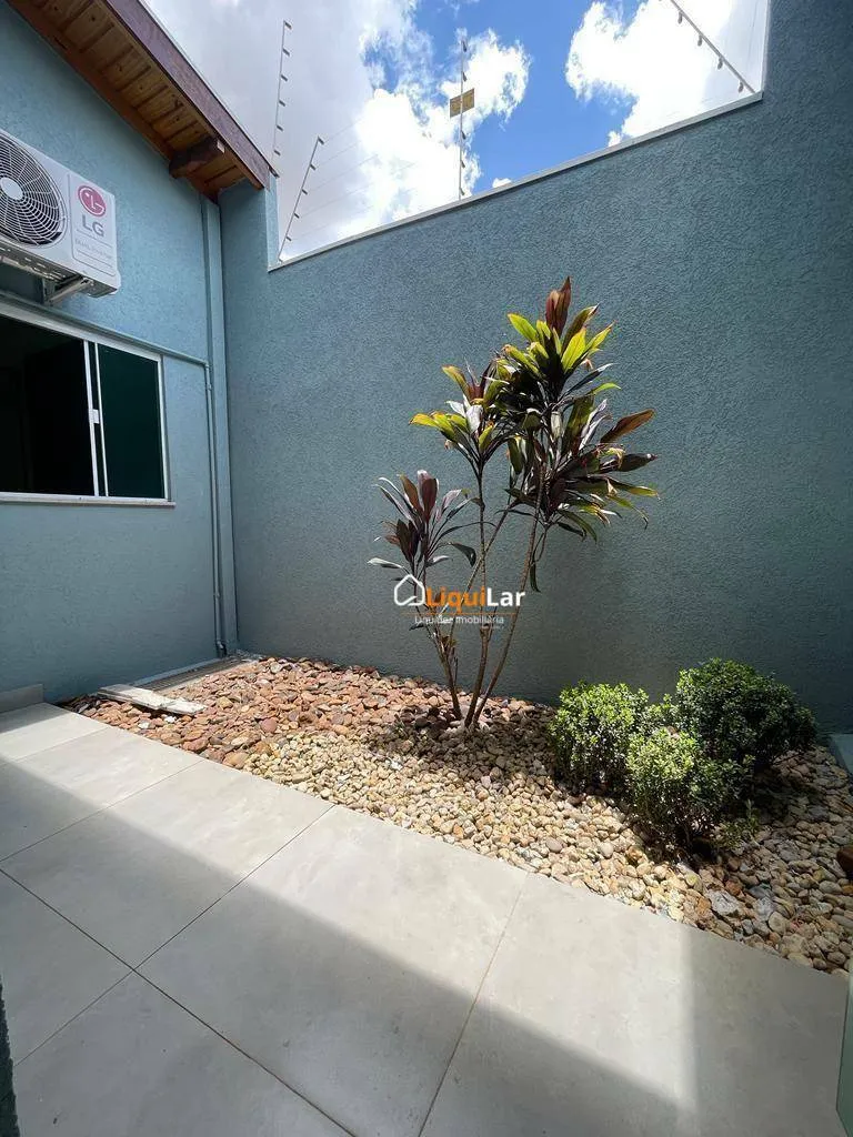 Imagem Casa Moderna no Silvia Regina com 2 Suítes, Espaço Gourmet e Acabamento Impecável