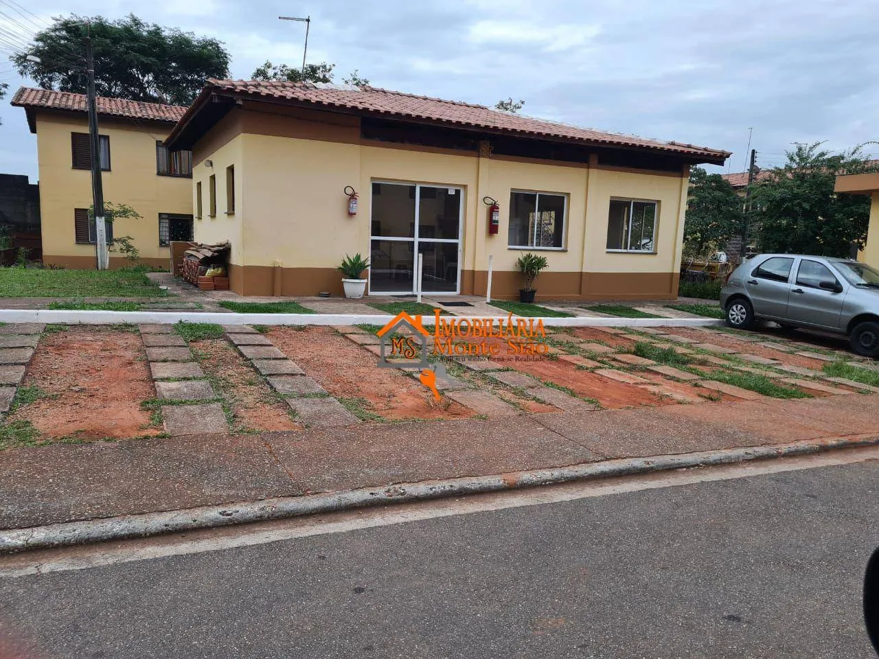 Imagem Casa Térrea em Condomínio Fechado | 2 Dorms | 1 Vaga | Segurança 24h - Urupês