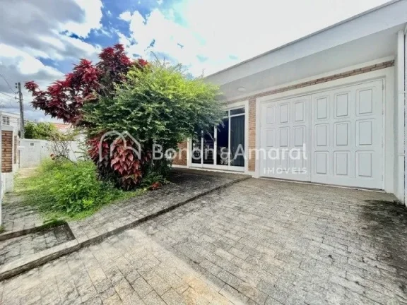 Imagem Casa com 5 dormitórios, sendo 3 suítes, e projetada com acessibilidade para deficientes (PcD). O i...
