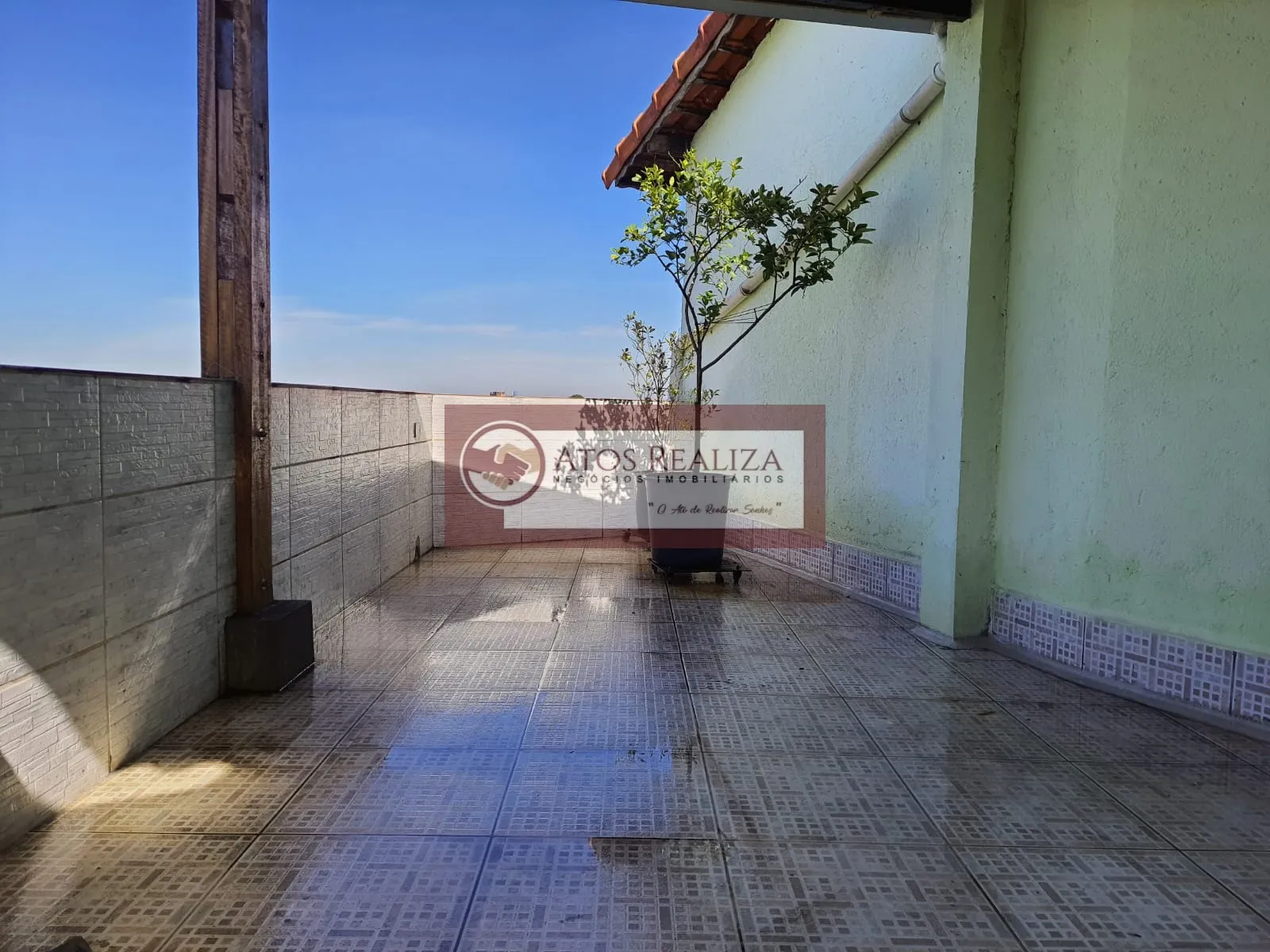 Imagem Vendo Oportunidade em Americanopolis. Sobrado 3 Dormitórios, 3 banheiros, banheira de hidromassagem, 4 vagas, Churrasqueira de 56m2, Valor de Oportunidade, R$: 590.000. Aproveite.