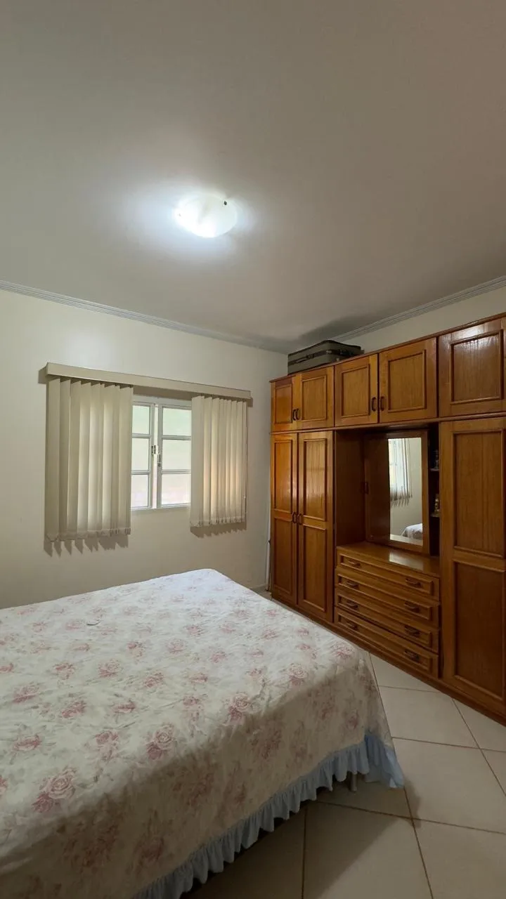 Imagem Imperdível casa de 5 quartos em condomínio no Estribo, Avaré-SP: 1 suíte, 1 sala, 4 banheiros, 4 vagas, 265m².