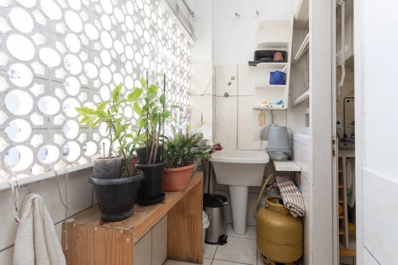 Imagem Amplo Apartamento de 3 Dormitórios com Churrasqueira no Bairro Floresta