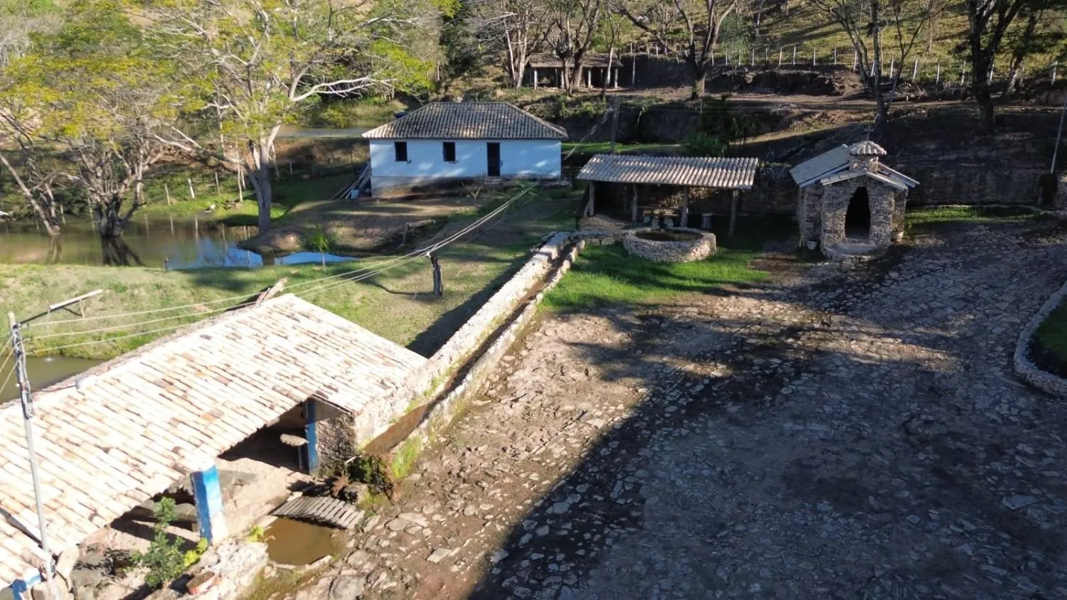 Imagem Excelente fazendinha à venda em Carmópolis de Minas, com área total de 54 HECTARES