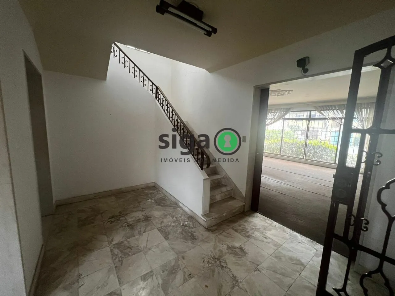 Imagem Casa Comercial para Venda ou Locação com 13 salas, 10 vagas, 9 banheiros no Jardim Paulista.