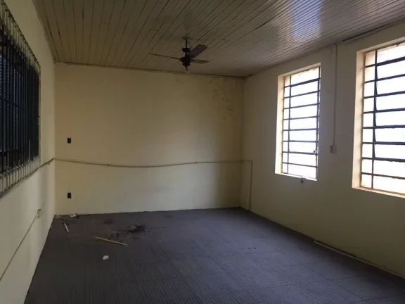 Imagem Barracão comercial com 853,80m2 de construção em terreno de 998,50m2 no centro de Limeira em exce...