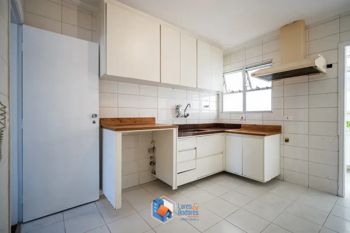Imagem Apartamento para venda em Moema com 3 quartos, sendo 1 suíte, 145m²