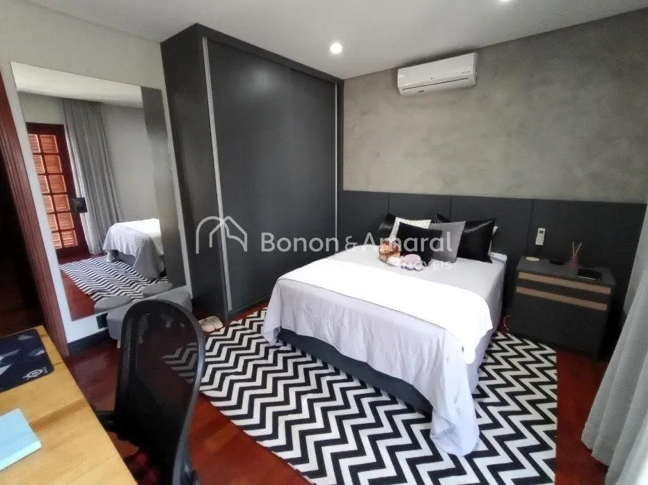 Imagem Casa com 4 Quartos e 6 banheiros à Venda, 288 m² por R$ 1.090.000