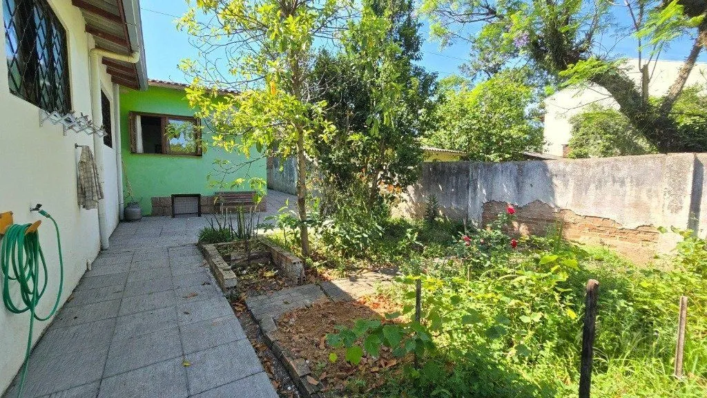 Imagem Casa com 161,25m², 3 dormitórios, 4 vagas no bairro Belém Novo