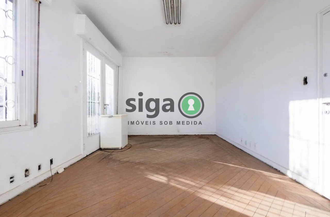 Imagem Casa a venda no bairro do Pacaembu, com 4 quartos e 4 vagas.