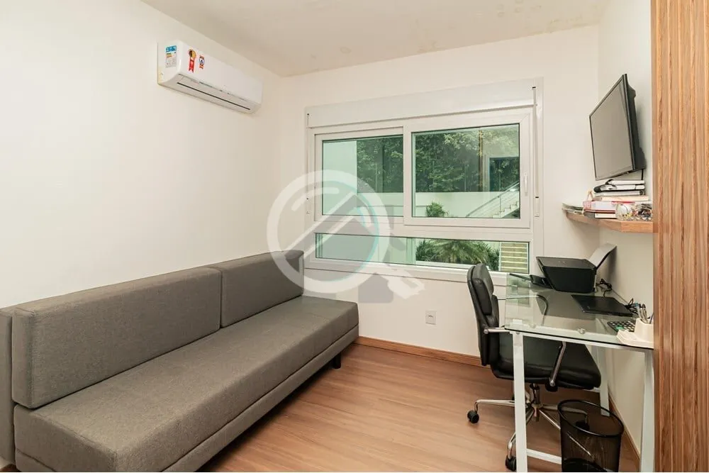 Imagem Excelente oportunidade para quem busca conforto e qualidade de vida. Este apartamento conta com 2 do...