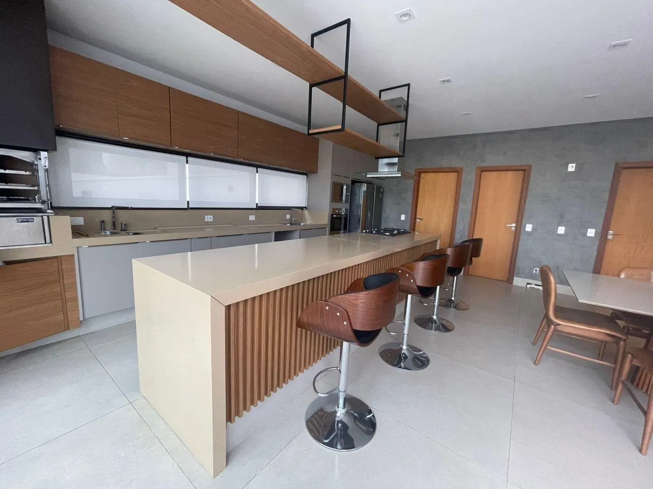 Imagem Casa de Luxo Decorada em Alphaville Nova Esplanada IV ? Vista para a Reserva e Porteira Fechada