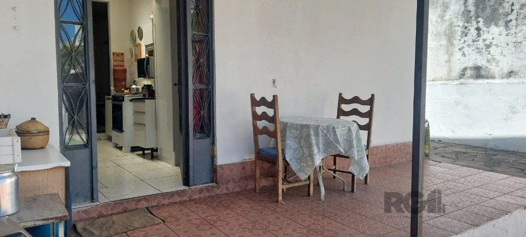Imagem CASA COM EXTENSO PÁTIO NO CAMAQUÃ