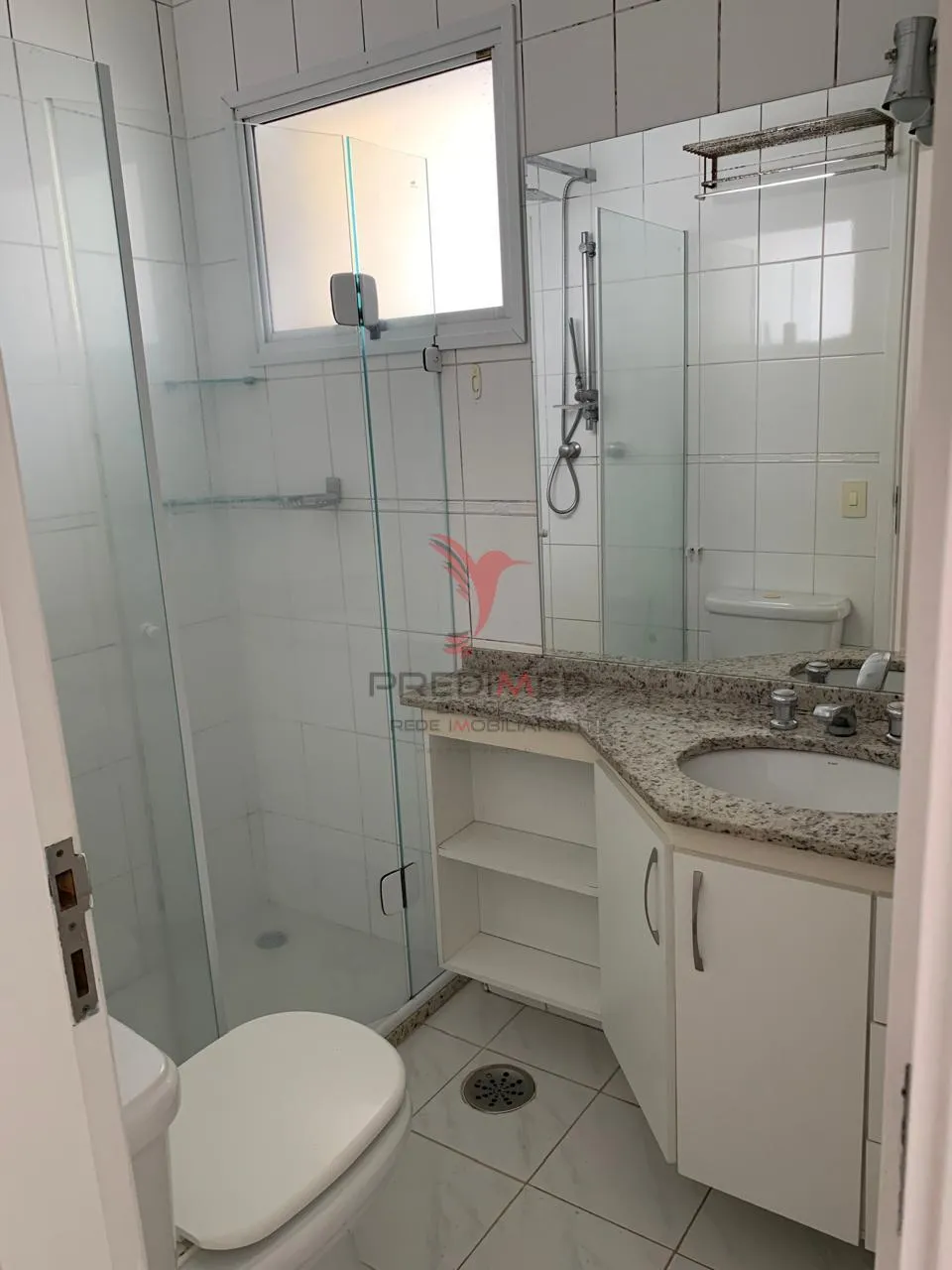 Imagem Vendo casa com 200 mts2, 4 Quartos( 2 Suites ) em condomínio fechado no Morumbi. SP