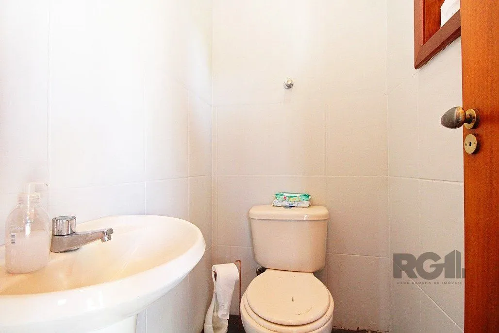 Imagem Sobrado para Venda - 218m², 4 dormitórios, sendo 3 suites, 2 vagas - Ipanema
