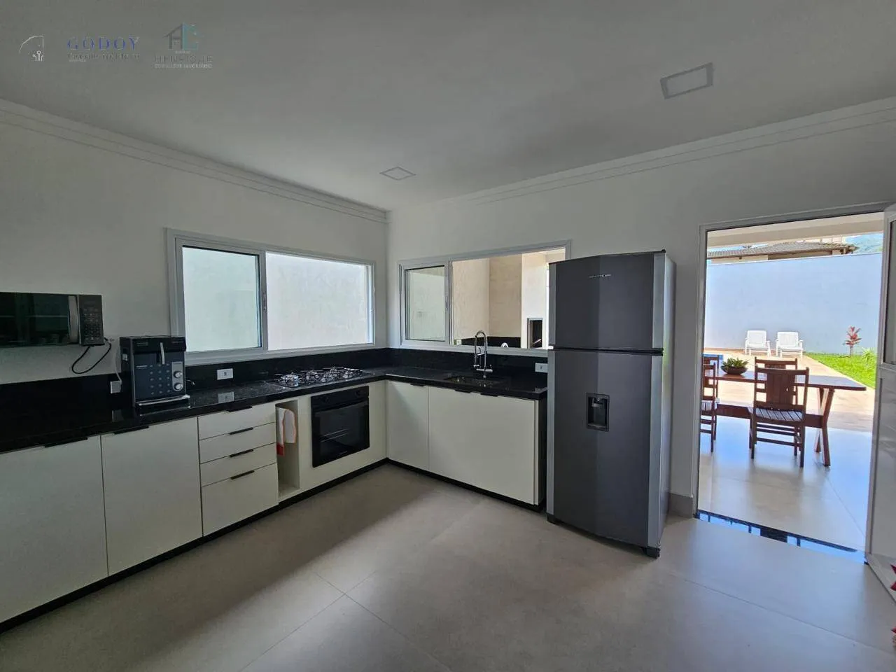 Imagem Casa moderna de alto padrão em condomínio fechado - 4 suítes - Ubatuba