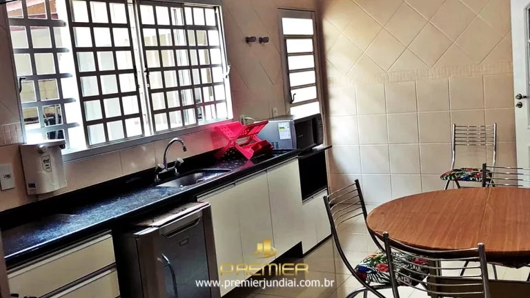 Imagem LINDO SOBRADO 244M², 3 DORMITORIOS COM 1 SUÍTE MASTER E ÓTIMA LOCALIZAÇÃO NO QUINTA DAS VIDEIRAS