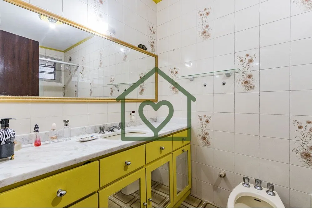 Imagem Descubra essa incrível casa à venda em Porto Alegre, no bairro Vila Ipiranga, uma das regiões mai...