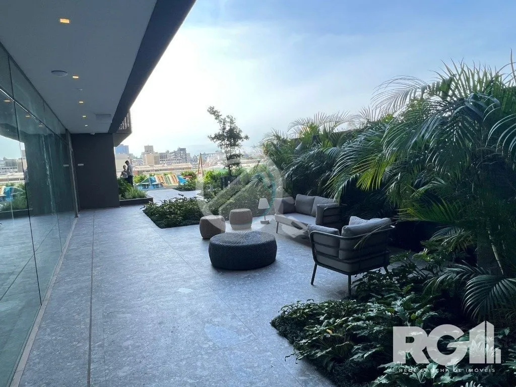 Imagem Apartamento com 143 m² privativos, possui 3 suítes, (sendo 1 máster), living, cozinha, dependênc...