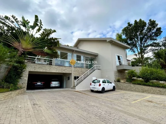 Imagem Casa com piscina 5 quartos à venda Praia Bombinhas SC