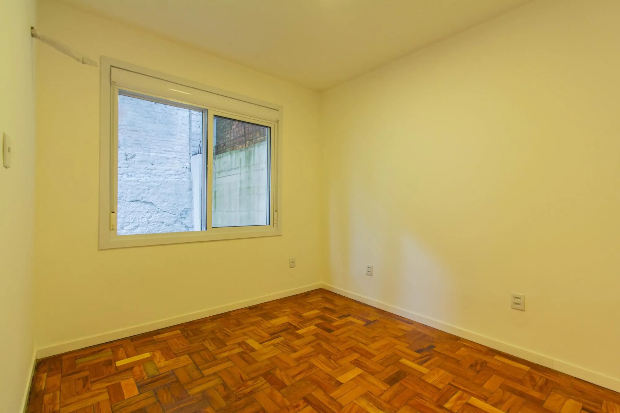 Imagem Apartamento Reformado e Semi Mobiliado no Bom Fim