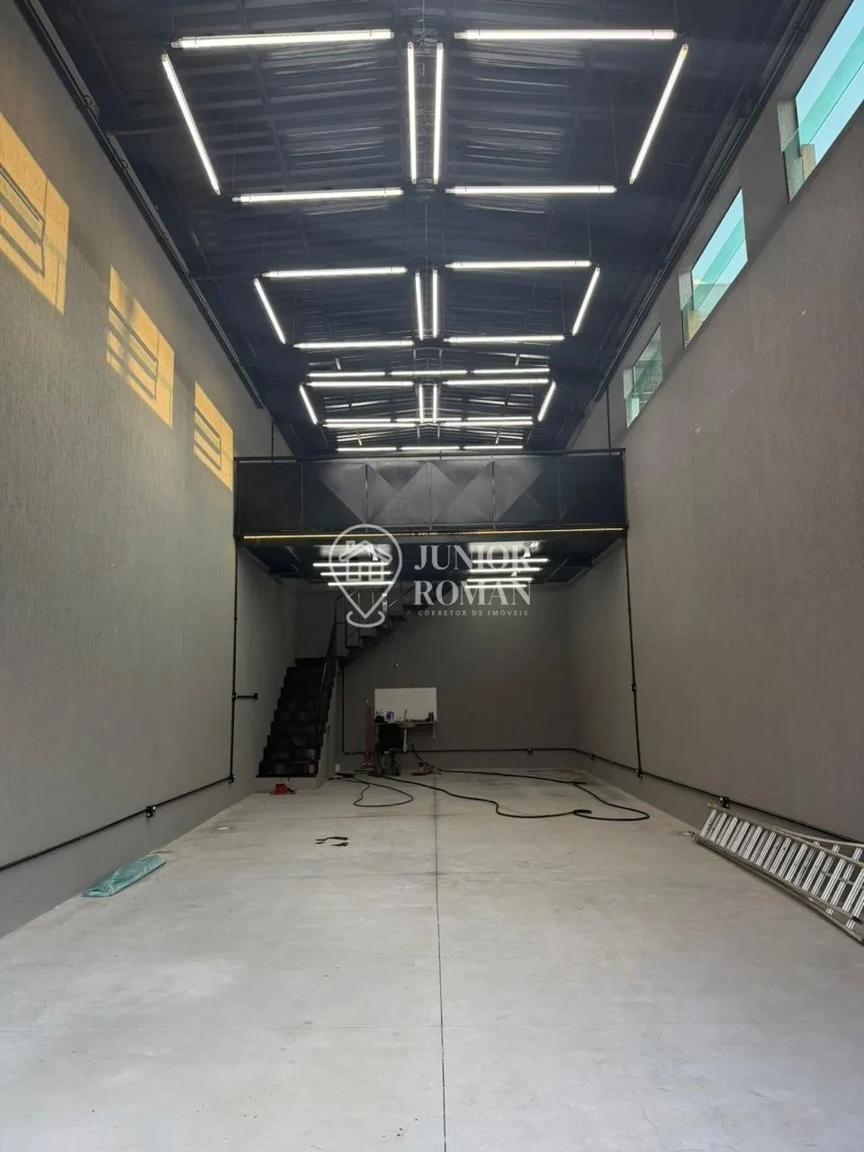 Imagem SALÃO COMERCIAL NOVO COM 125M², MEZANINO E PÉ-DIREITO DE 6 METROS - VILA TAQUARI - ITAQUERA