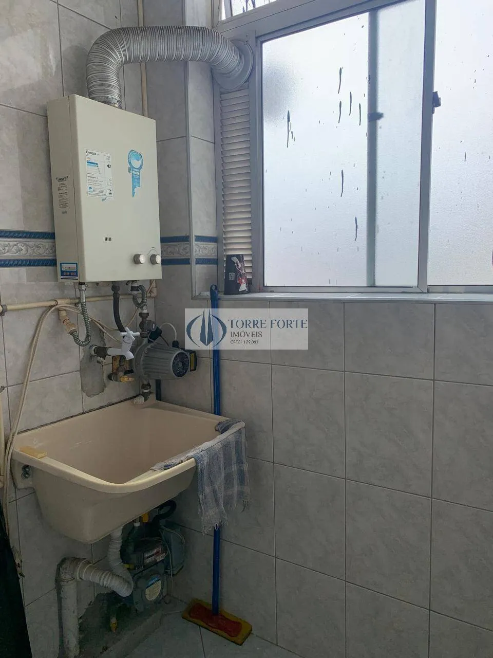Imagem Apartamento com 2 dormitorios 1 vaga de garagem no Jardim Santa Terezinha.