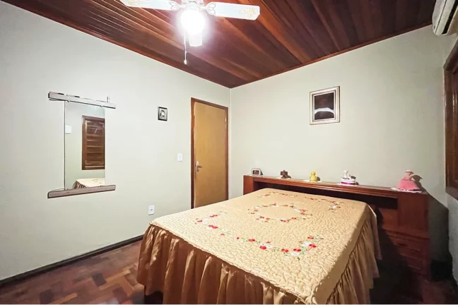 Imagem Casa para venda no bairro Vila Nova em Porto Alegre