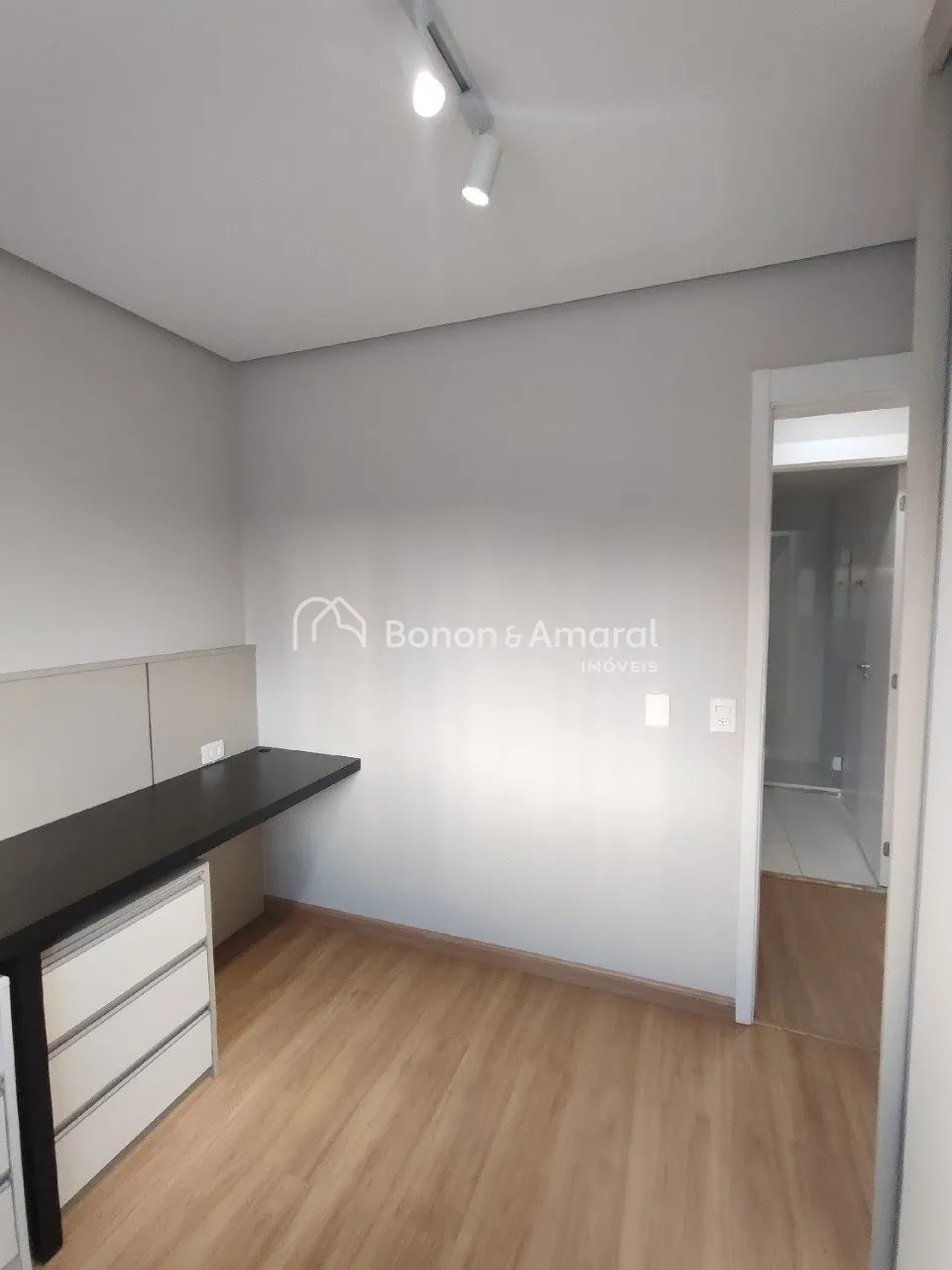 Imagem Apartamento para venda com 2 dormitórios, 1 suíte, 109 m² no Taquaral.