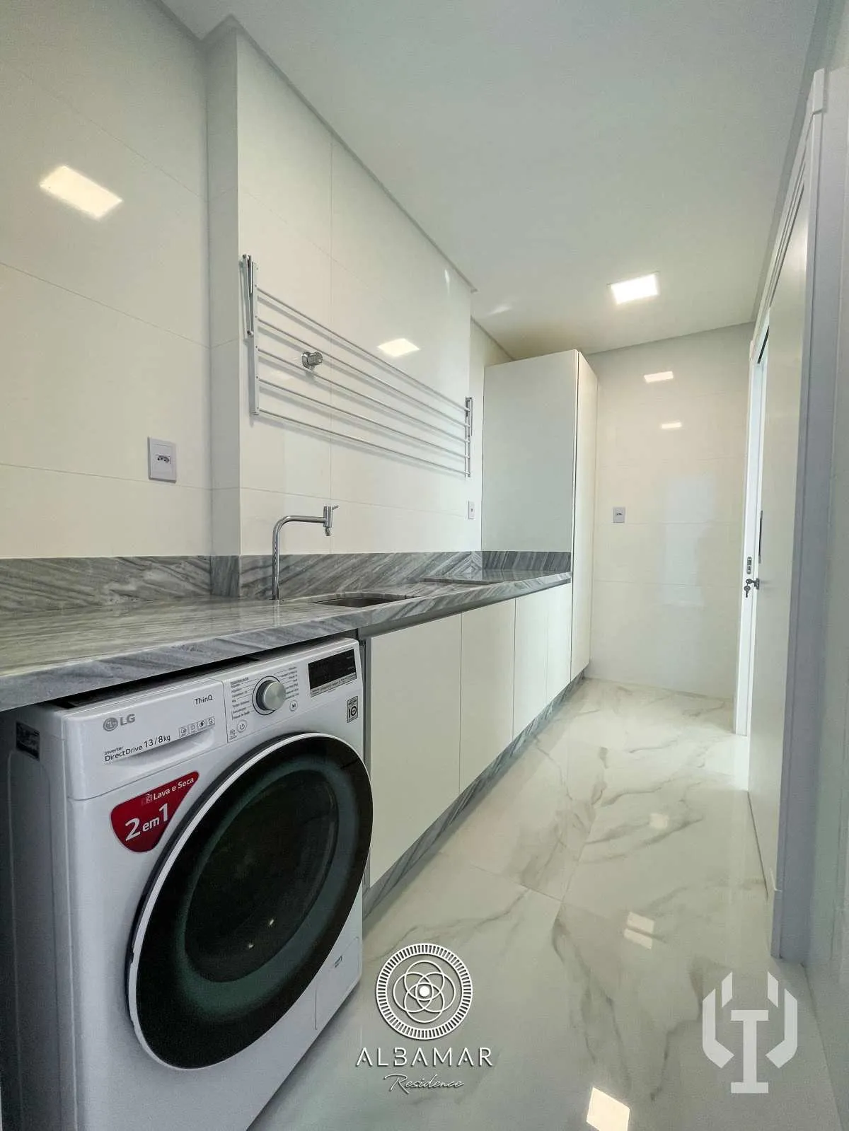 Imagem Apartamento à venda, no Albamar, em Itapema, Meia Praia, com 4 quartos, 255m2