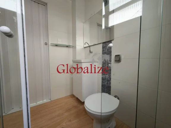 Imagem Sala Living a venda na Ponta da Praia, com 1 vaga por R$ 330.000,00