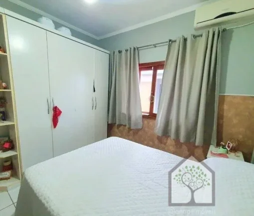 Imagem Excelente Casa com 370 m² no Carianos