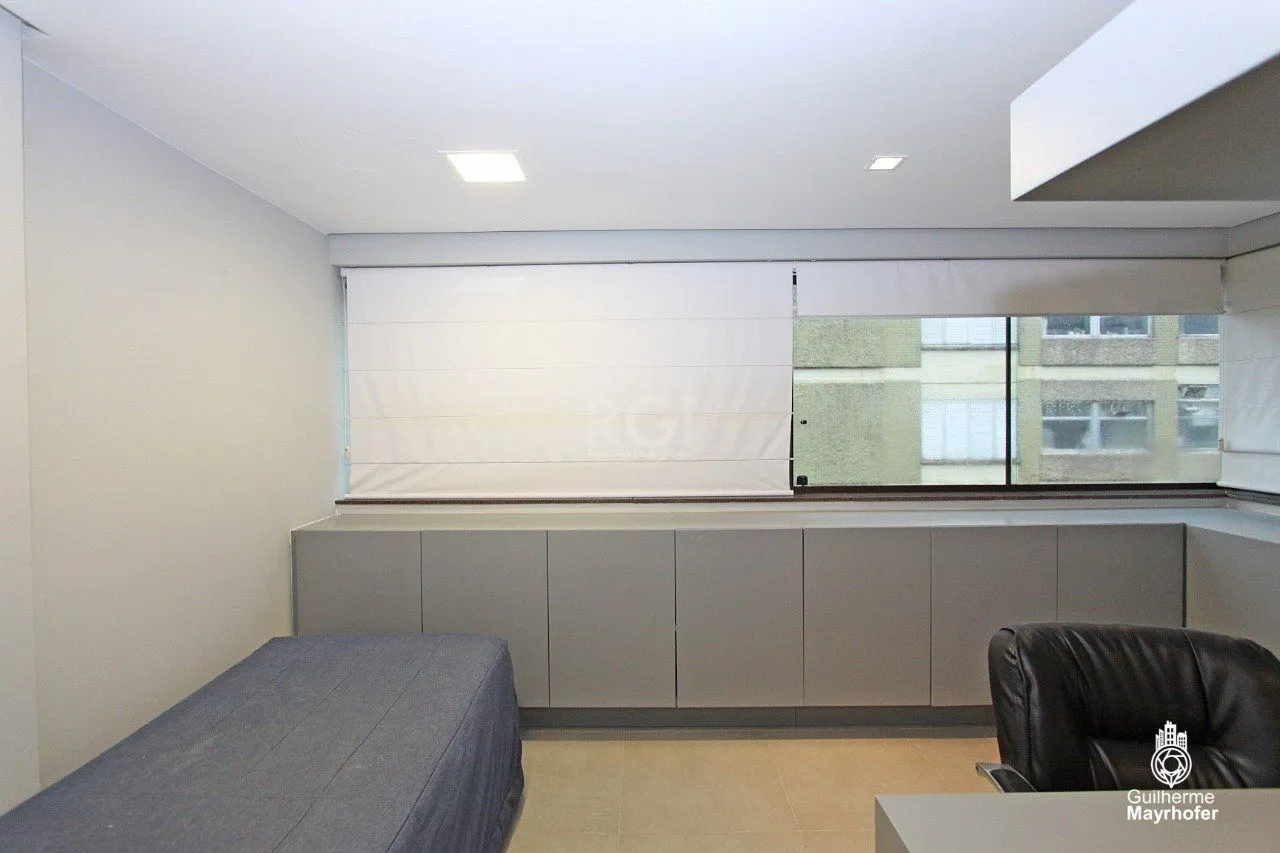 Imagem Cobertura para Venda - 327m², 3 dormitórios, sendo 3 suites, 5 vagas - Petrópolis