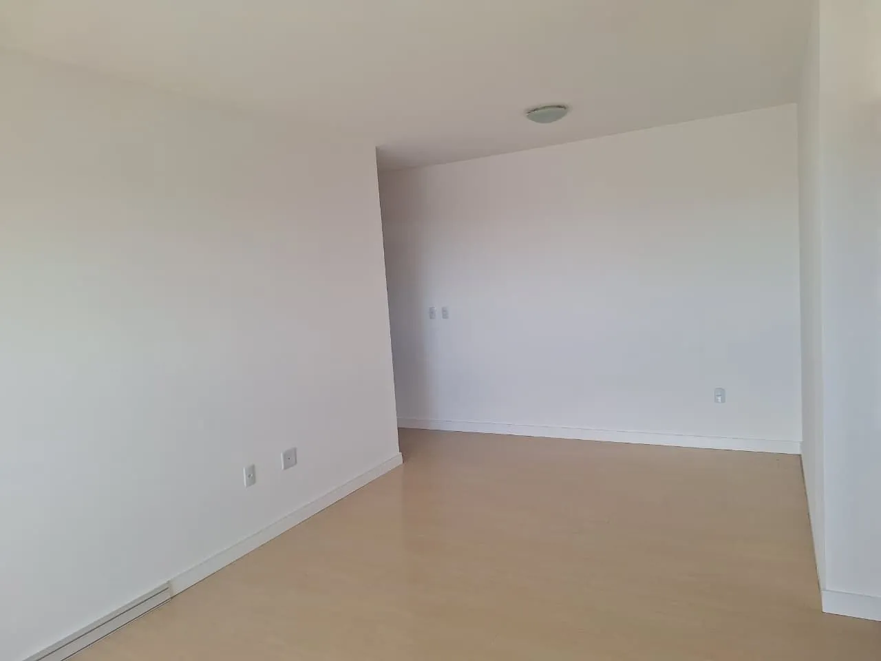 Imagem Amplo apartamento de 2D com suíte e vaga