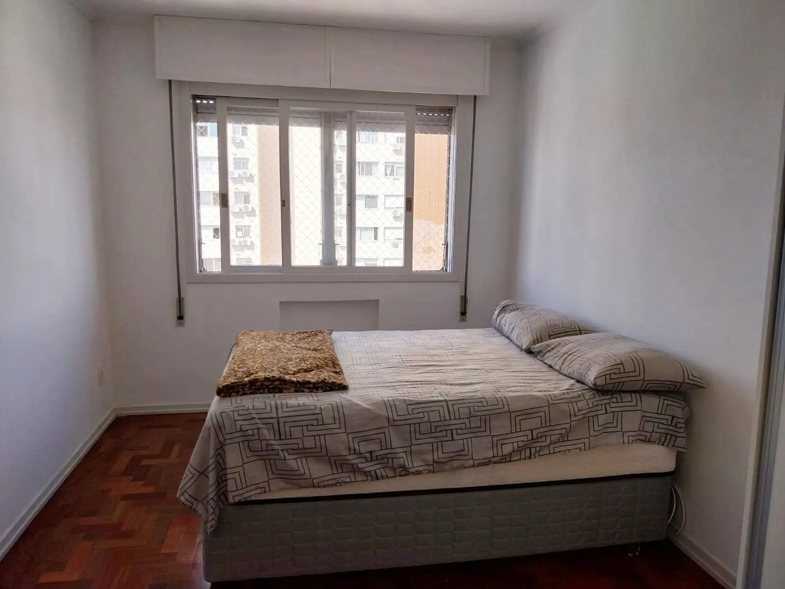 Imagem Apartamento de 2 dormitórios com vaga de garagem e sacada no Bairro Santana