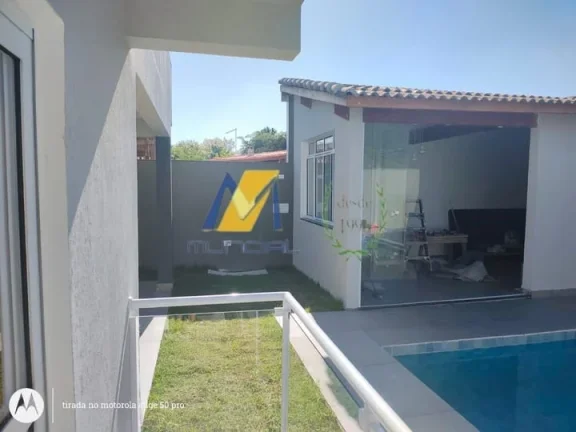 Imagem Linda Casa com 239 m² em Condomínio à Venda com 3 Quartos e 1 Suíte
