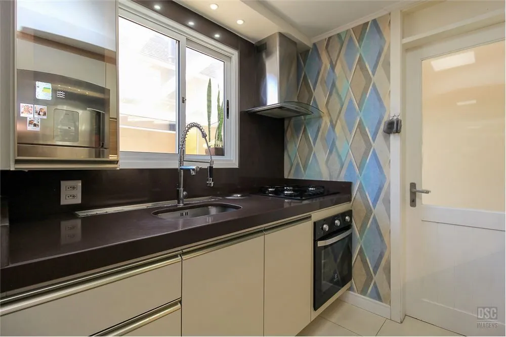 Imagem Casa em condomínio com 3 dormitórios e pátio - São Sebastião