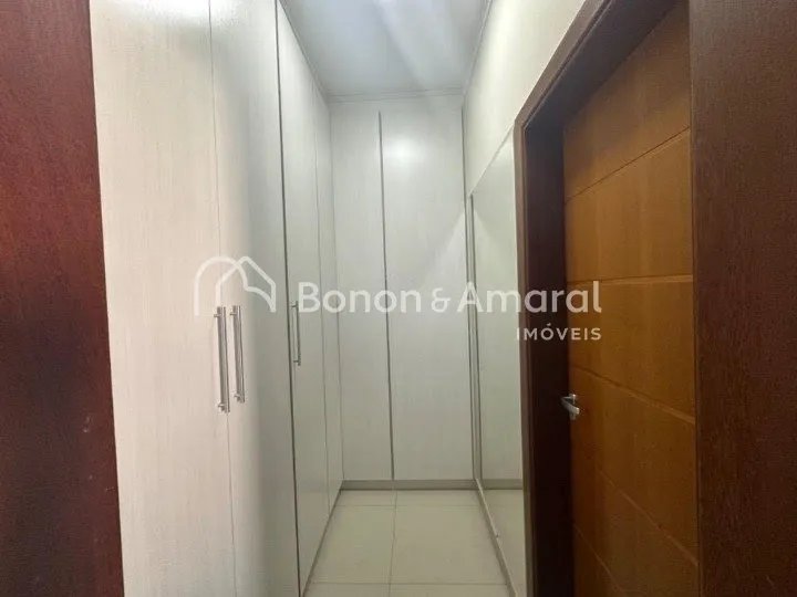 Imagem Casa com 196m² , 3 suítes, 5 banheiros, 4 vagas de garagem no Condomínio Campos do conde I Paulínia