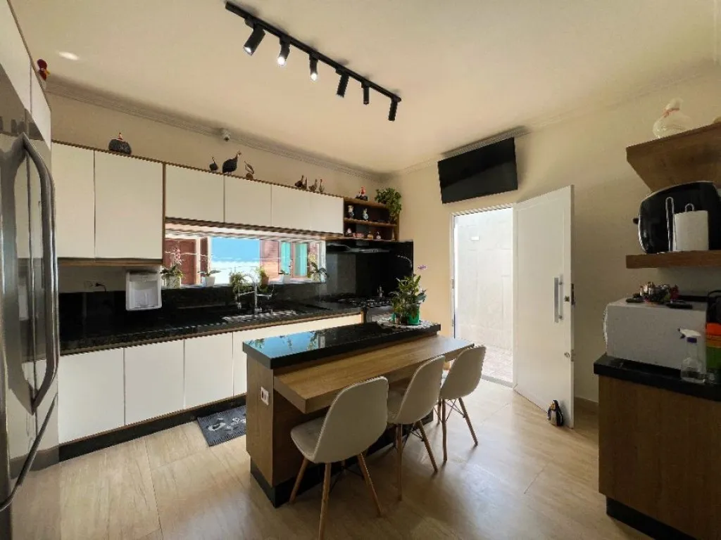 Imagem CASA COM 254,00 m² - CAIÇARA - PRAIA GRANDE SP