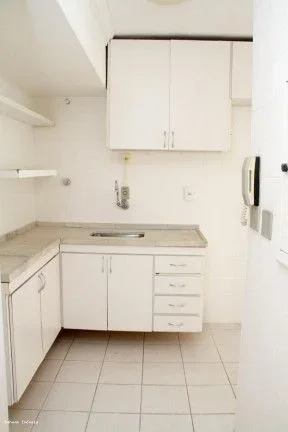 Imagem Apartamento à venda na Vila Andrade, São Paulo-SP: 3 quartos, 1 suíte, 2 banheiros, 1 vaga, 64m² de área.